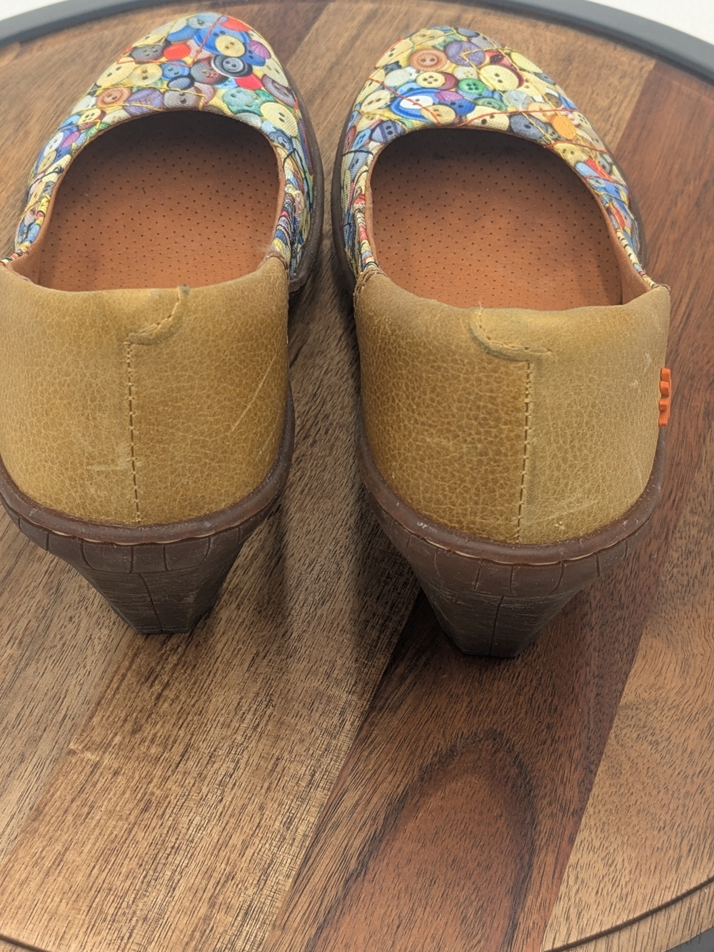 ART Company Spain Size 37 Button Print Leather Pumps Heels - Picture 6 of 12